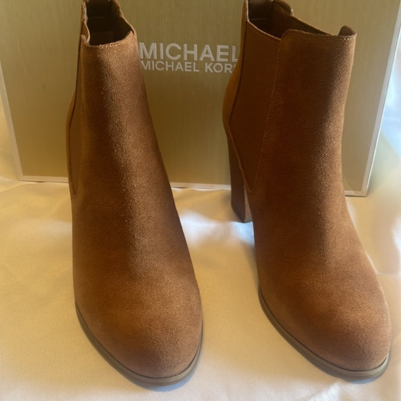 Michael Kors Womens
Suede Boots Sz US 8.5 - Picture 8 of 13